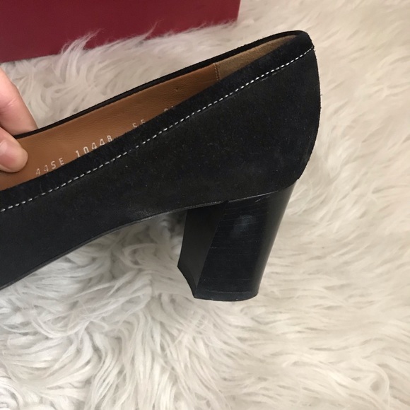 Salvatore Ferragamo Twirl Heels - Picture 5 of 8